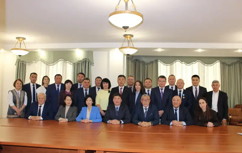 Государственные награды получили сотрудники Бюро в честь Дня статистики (4)