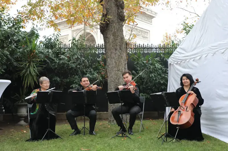 Культурный вечер в Париже: казахстанские композиторы и гимны двух стран Актобе