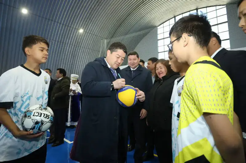 Нурдаулет Килыбай принял участие в открытии нового спортивного комплекса в Тупкараганском районе (8)