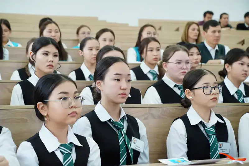 ПЕДАГОГИЧЕСКИЕ КЛАССЫ МАРҒҰЛАН УНИВЕРСИТЕТА: ВОЗМОЖНОСТИ ДЛЯ БУДУЩИХ УЧИТЕЛЕЙ (5)