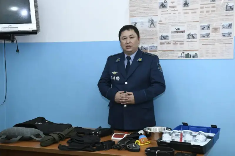 Студенты Астаны на экскурсии в центре кинологической службы Актобе