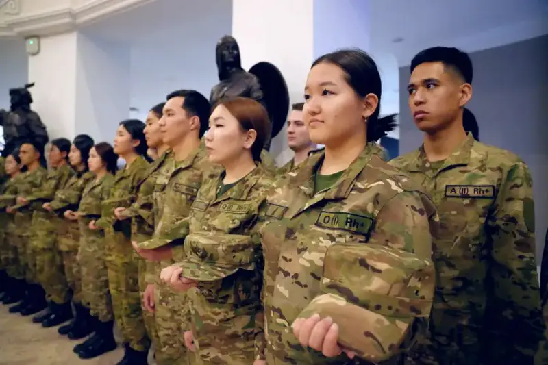 Потомкам казахстанских воинов вручили медаль «За доблесть и верность долгу» (2)