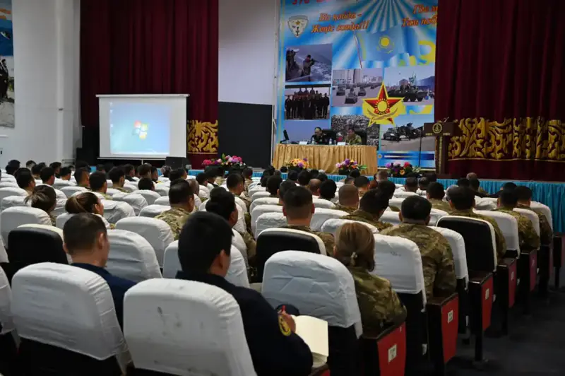 Бригаду морской пехоты посетили более ста родителей солдат (10)