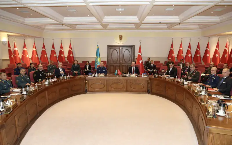 Казахстанский министр обороны посетил Турцию Актобе