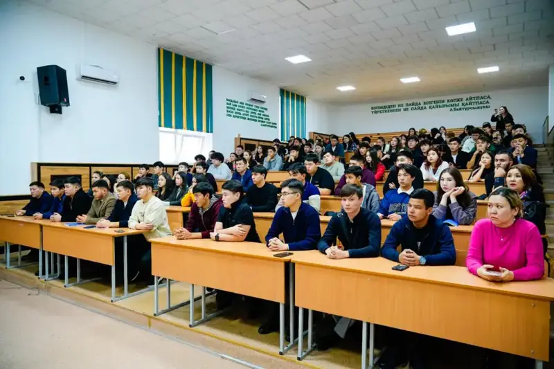 лекция о профилактике нарко- и киберпреступности для студентов Esil University Актобе
