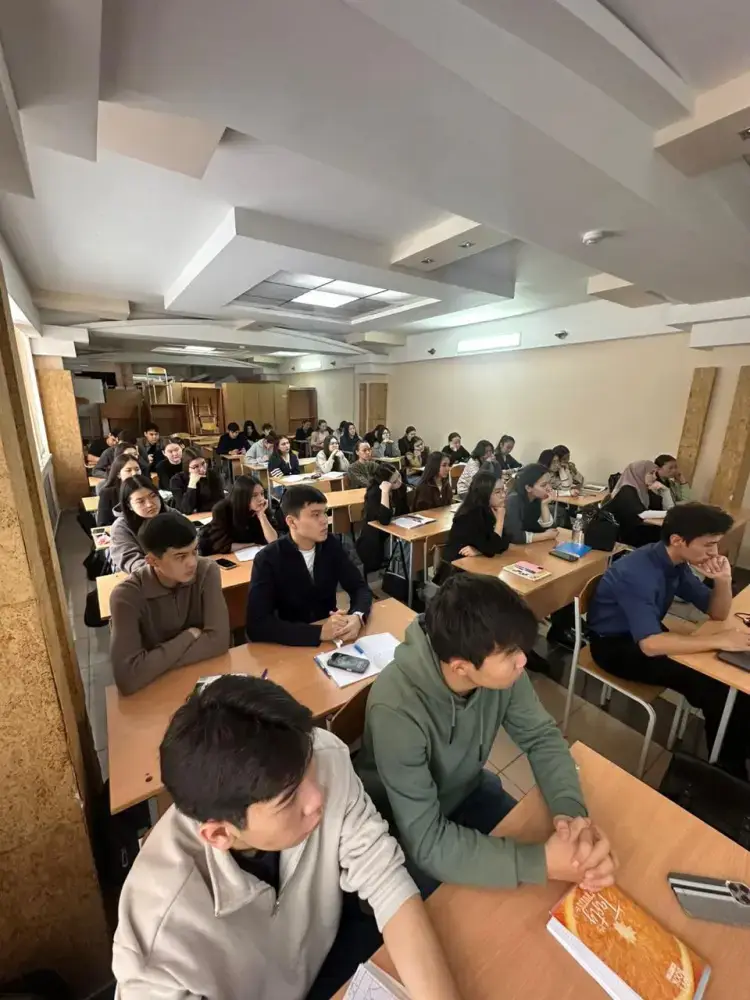 Студенты столицы активно участвуют в экоакции «Таза Қазақстан» и собирают пластиковые отходы Актобе