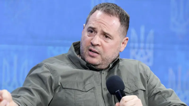 Экс-глава офиса президента Украины Андрей Ермак после отставки и обысков объявил о намерении отправиться на фронт Актобе