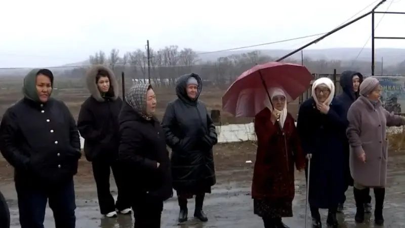 Жители пригорода Актобе недовольны частыми отключениями электроэнергии: свет пропадает несколько раз в месяц Актобе