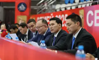 В Семее стартовал чемпионат Казахстана по дзюдо среди взрослых, Ербол Мырзабосынов наградил победителей первого дня