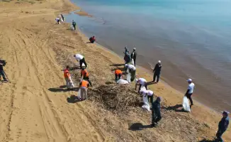 Чистая вода: 60 000 тонн мусора и сетей убраны с рыбохозяйственных водоемов Казахстана