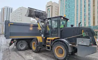 Уборка снега в Астане: 2 850 рабочих и 1 366 единиц техники на борьбе с зимними последствиями