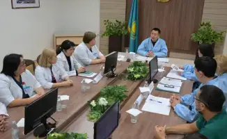 Посещение кардиологического центра Асаином Байхановым обсуждение обновления оборудования и развития медицинских услуг