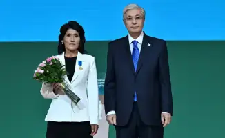 ДОЯРКА ИЗ ТУРКЕСТАНА НАГРАЖДЕНА МЕДАЛЬЮ «ЕРЕН ЕҢБЕГІ ҮШІН»