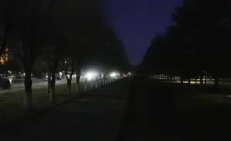 Тьма на проспекте: жители Алматы требуют света в аллее, где вечер становится опасным