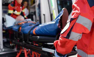 Обрушение облицовки и кондиционера с девятиэтажного дома в Астане: пострадавшие на проспекте Тәуелсіздік, 24 Б