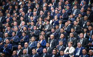 Казахстан на пике событий: Парад костюмов и гаджетов демонстрирует культурное разнообразие, в то время как Президент страны завершает двухдневные переговоры в Кыргызстане с обсуждениями с Жапаровым и встречами с Путиным, Лукашенко и Рахмоном.