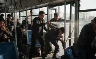 Астана: 18-летний местный житель арестован за распыление газового баллончика в автобусе, вызвавшее панику среди пассажиров