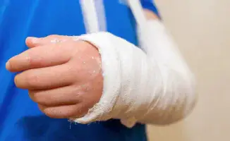 Школьный конфликт в Актобе: перелом руки или избиение?