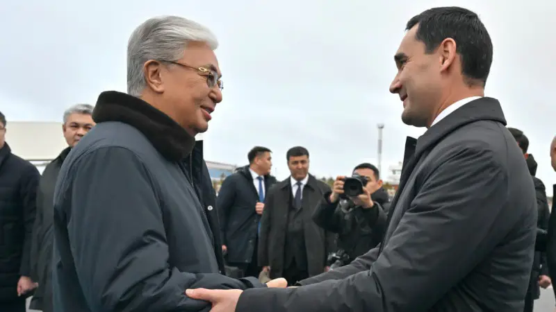 Встреча двух лидеров: Токаев и президент Туркменистана в аэропорту Астаны — начало нового дипломатического полета Актобе
