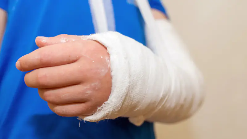 Школьный конфликт в Актобе: перелом руки или избиение? Актобе