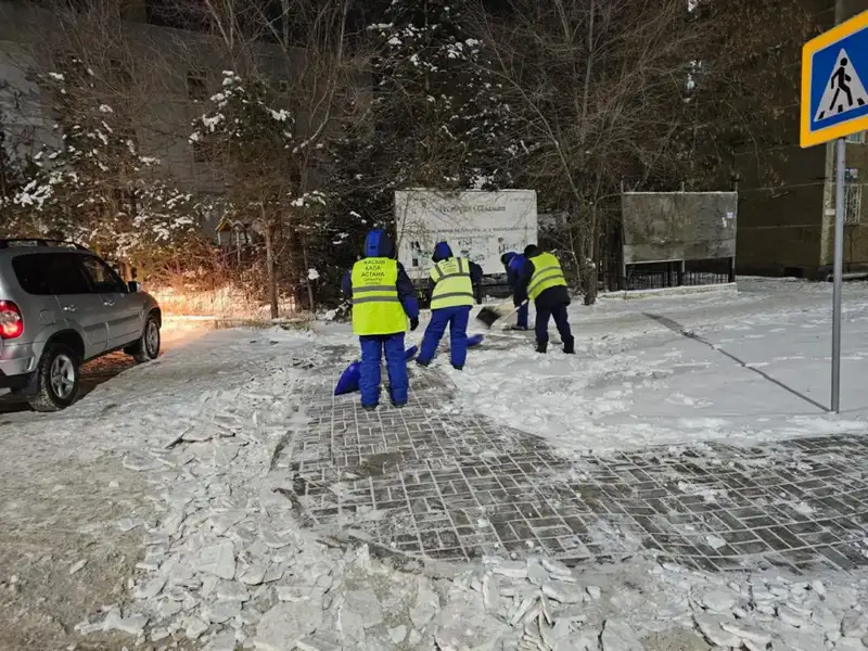 Снегопад в Астане: активизация снегоуборочной техники предотвращает транспортные проблемы Актобе
