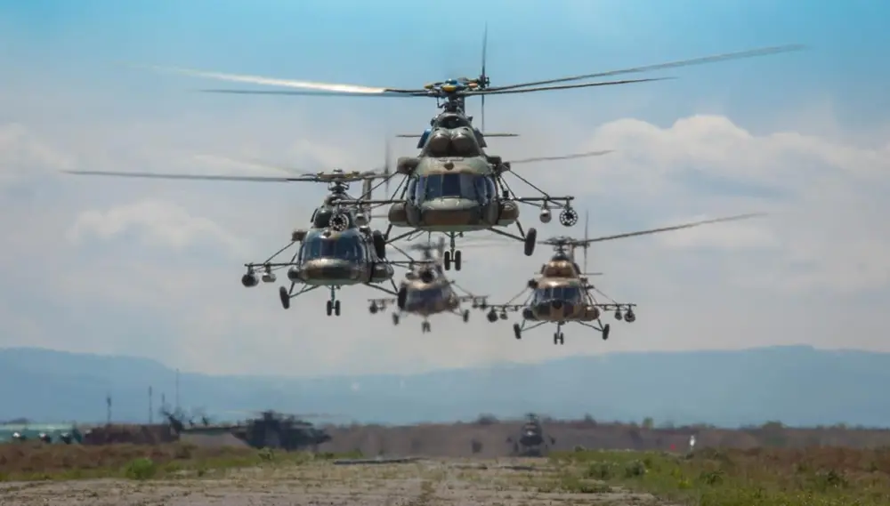 Вертолеты в небе: праздник армейской авиации Казахстана Актобе