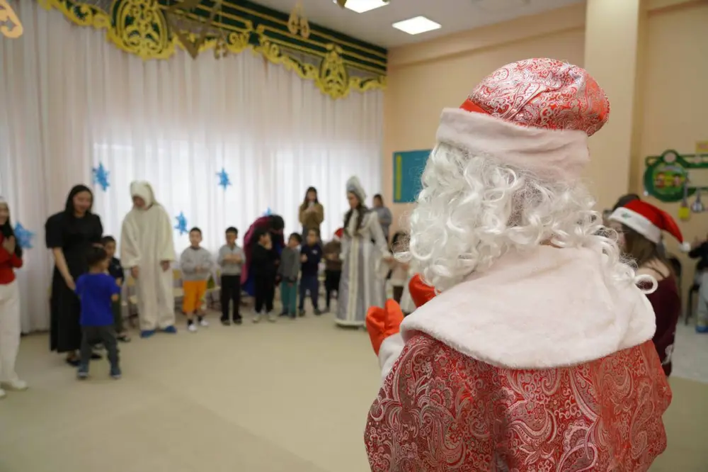 Новогодний утренник для особенных детей в Астане Актобе