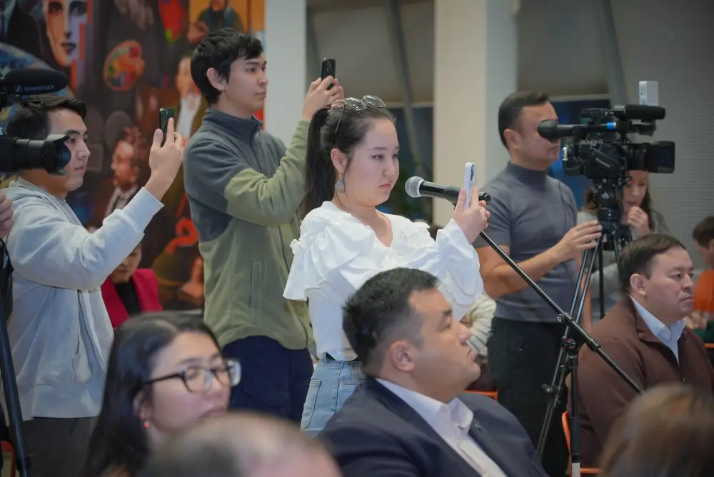 РАСШИРЕННАЯ ПРЕСС-ВСТРЕЧА: ДОСТУПНОСТЬ ОБРАЗОВАНИЯ, РАЗВИТИЕ НАУКИ И ИИ (10)