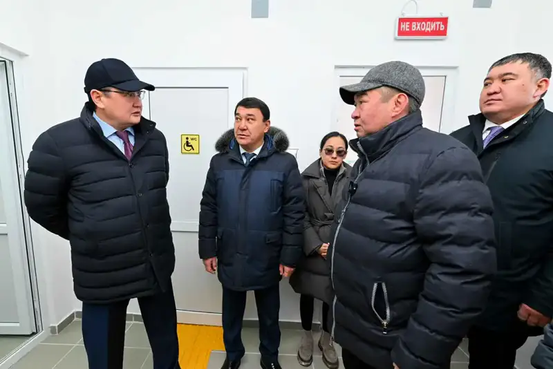 Аким области Берик Уали посетил медицинский пункт в селе Малтүгел Актобе