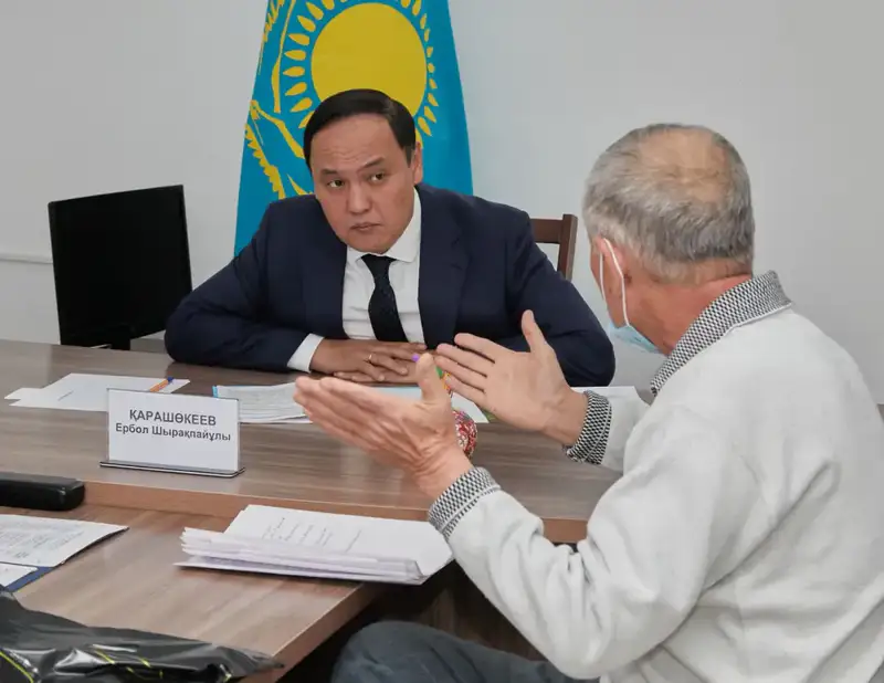 Аким Жамбылской области Ербол Карашукеев провёл приём граждан, выслушав вопросы жителей Актобе