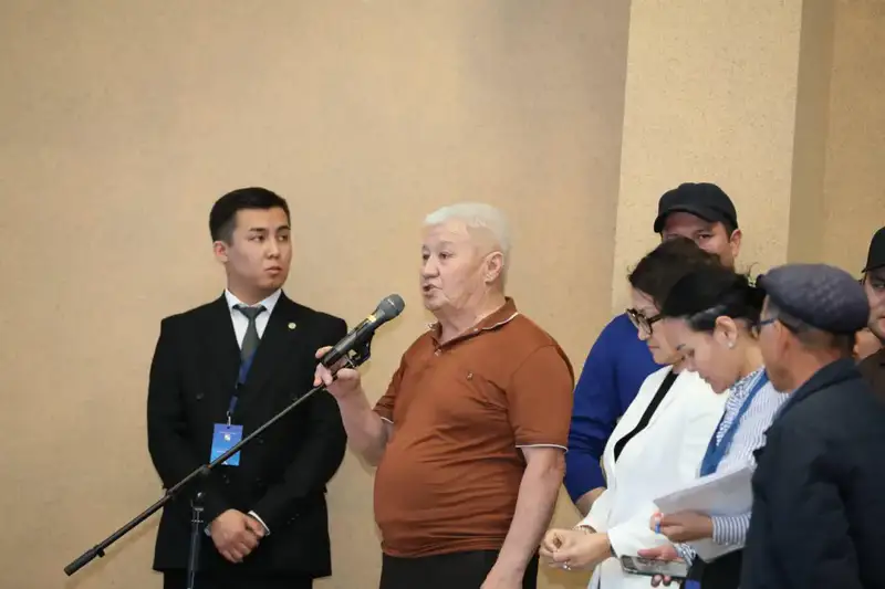 Нурдаулет Килыбай выслушал проблемы жителей города Актау (6)