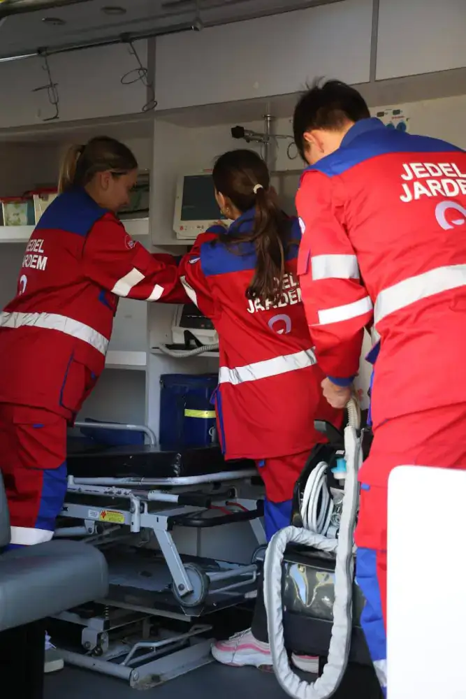 Снижение вызовов скорой помощи на 0,1% в Казахстане: изменения в категории срочности Актобе