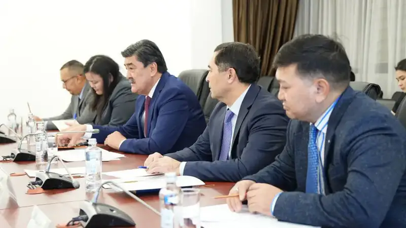 Встреча с Генеральным директором АБР по Центральной и Западной Азии (2)