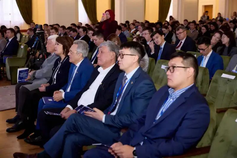 Цифровая эпоха воспитание технократов и гуманитариев в Казахстане шаги министра просвещения Жулдыз Сулейменовой Актобе
