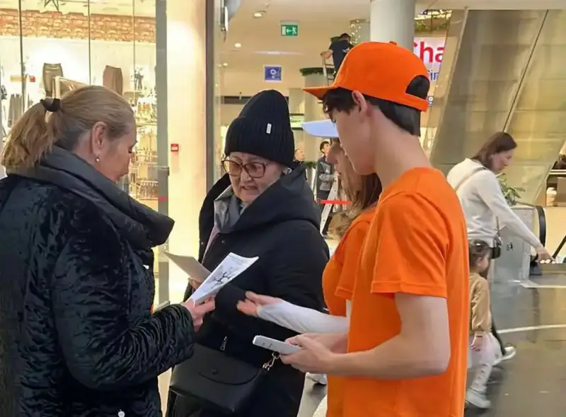 Международная акция против гендерного насилия прошла в ТРЦ "Хан Шатыр" Актобе