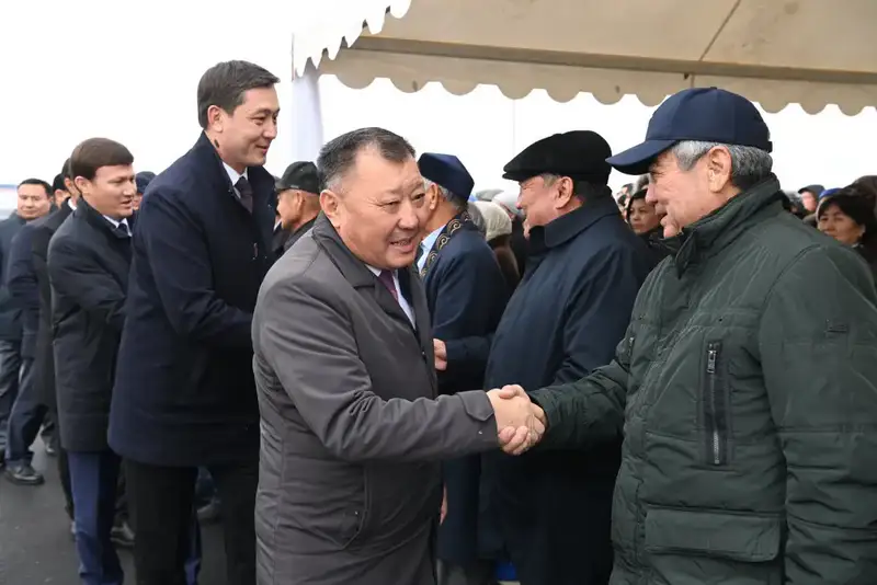 Придорожный сервисный комплекс в Жанакоргане с гостиницей кафе и АЗС Актобе