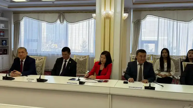 Конференция в Астане 140 лет Мыржакыпа Дулатулы влияние на язык журналистику Актобе