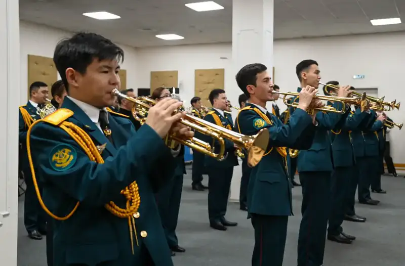 Сенаторы в Астане: патриотизм под прицелом! Актобе