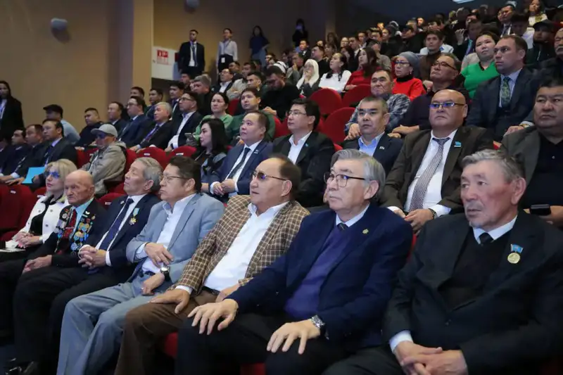 Нурдаулет Килыбай выслушал проблемы жителей города Актау (2)