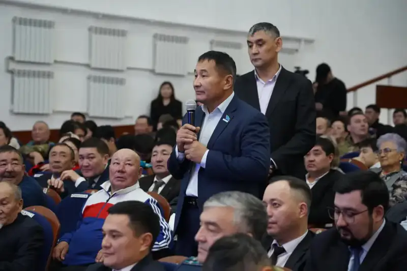 Аким Акмолинской области Марат Ахметжанов провел встречу с жителями Коргалжынского района (3)