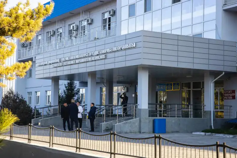 ГЛАВА МИНЗДРАВА ОЗНАКОМИЛАСЬ С РАБОТОЙ ЕНБЕКШИКАЗАХСКОЙ МНОГОПРОФИЛЬНОЙ ЦРБ (4)