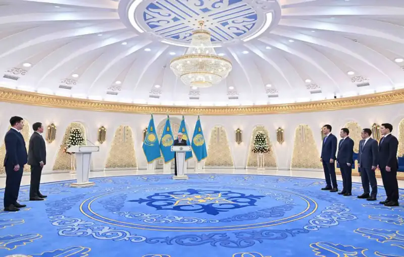 Президент Казахстана поздравил Геннадия Головкина с избранием президентом World Boxing и наградил орденом Барыс I степени Актобе