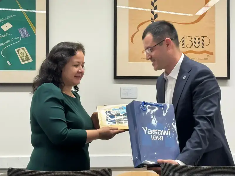 КАЗАХСТАНСКИЕ УЧЕНЫЕ ИЗУЧИЛИ МЕТОДЫ РАБОТЫ С РУКОПИСЯМИ В ГАРВАРДСКОМ УНИВЕРСИТЕТЕ (4)