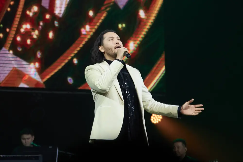 Концерт «NEW YEAR with QAZAQCONCERT» укрепил культурные связи и вдохновил новое поколение казахстанских исполнителей Актобе