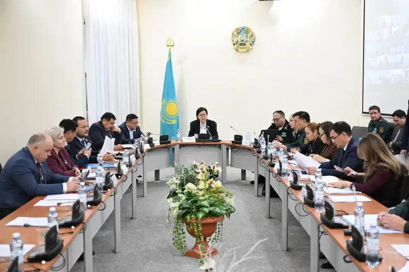 В Мажилисе обсудили качество обучения на военных кафедрах (5)