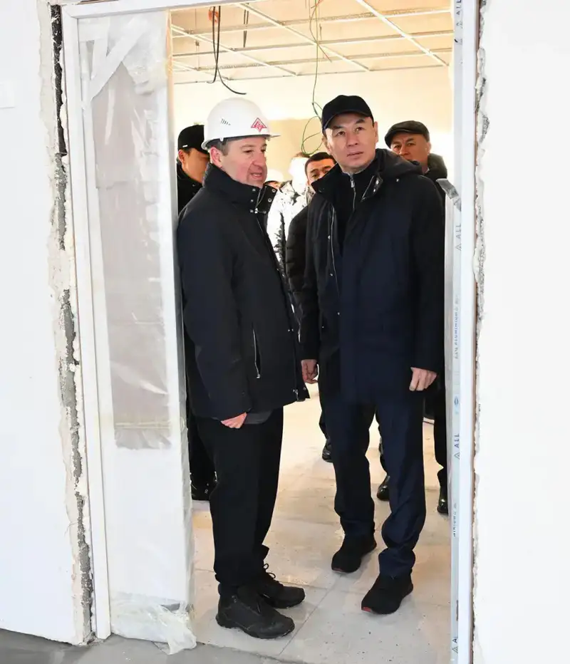 Аким Алматы проверил строительство социальных объектов, включая школу и жилые дома для очередников Актобе