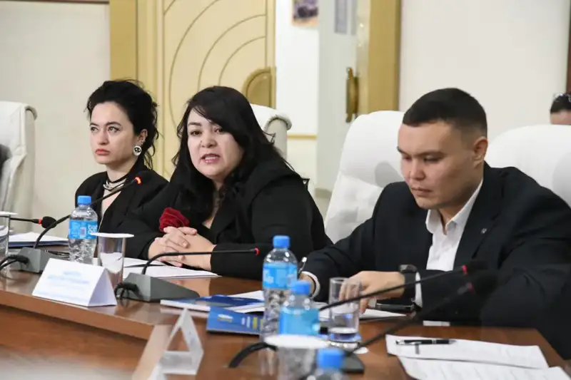 День Независимости: укрепление духовных ценностей и межконфессионального взаимодействия обсудили в Астане (6)