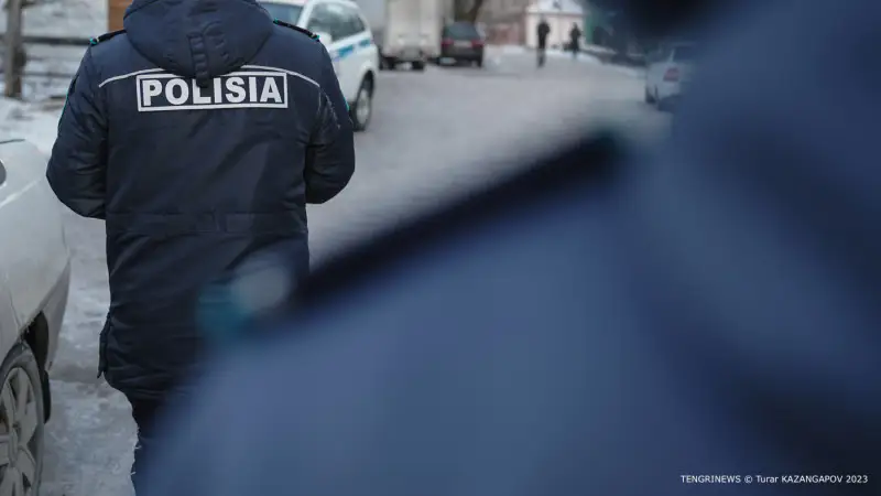 В Астане полиция проводит поквартирные обходы для проверки регистрации жильцов перед новогодними праздниками Актобе