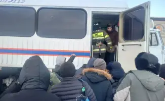 Спасатели МЧС Казахстана: герои, вытащившие 242 человека из снежного пленения