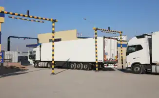 На границе Казахстана и Узбекистана: настройка таможенных постов на 'мирный лад'